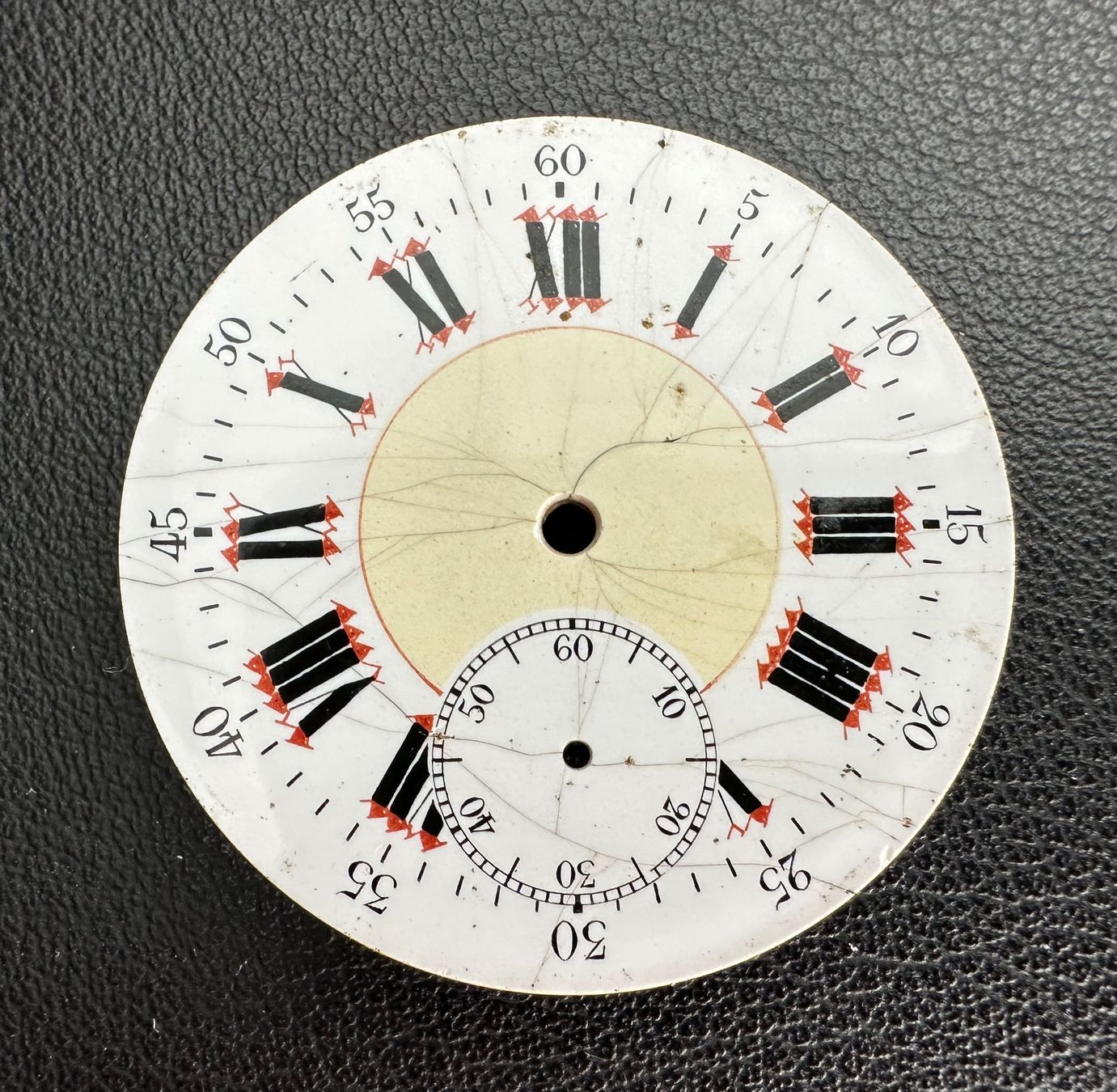 Swiss Uhren: CADRAN 43 mm Art-Déco – Gebraucht aus Conthey von advisia