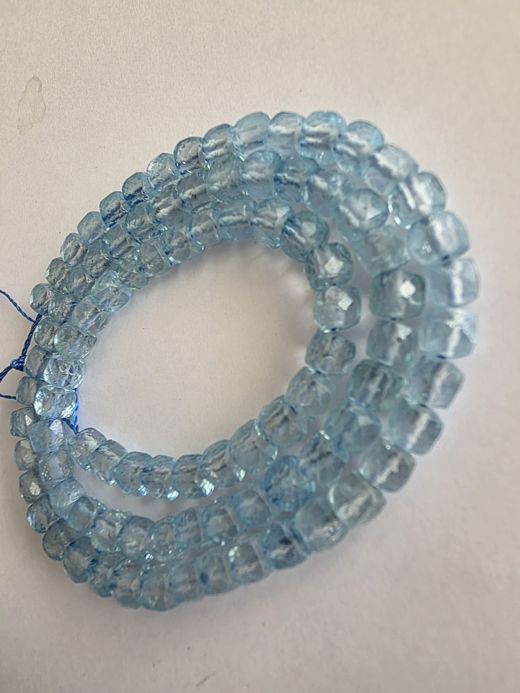 Mineralien & Heilsteine: Topas blau Würfel ca. 4mm. Strang – Neu und originalverpackt aus Menziken von Mirager 3