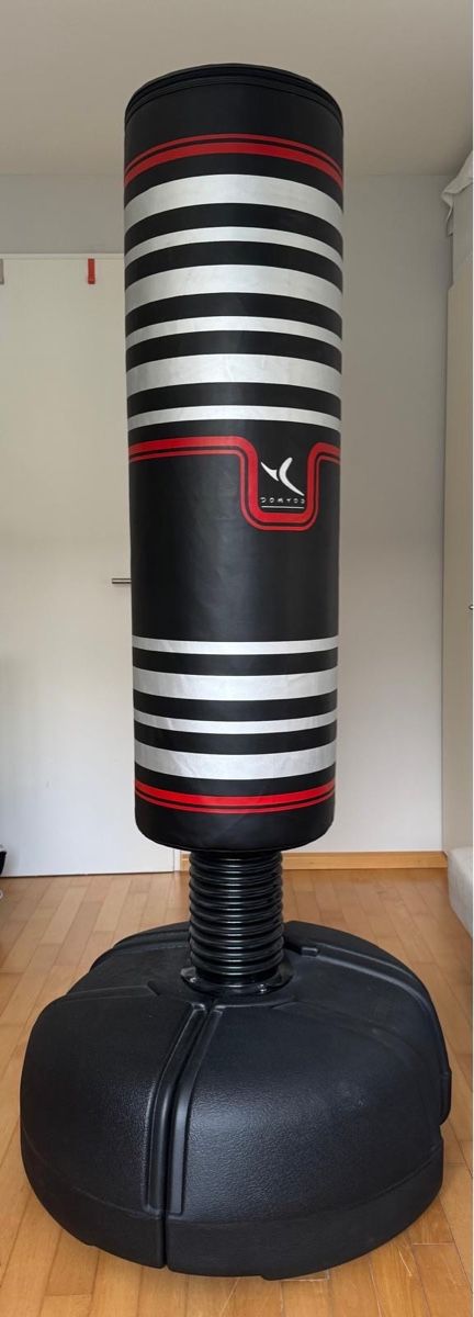 Decathlon Sacchi da boxe: Domyos schwarzer Standboxsack – Usato da Dornach venduto da chh_88s9