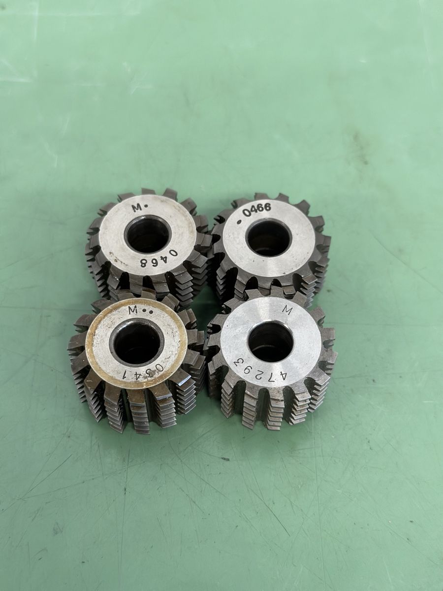 Tutti gli attrezzi: 4x Mikron gears cutting module HSS – Nuovo e nell'imballaggio originale da Aarberg venduto da SNMachines