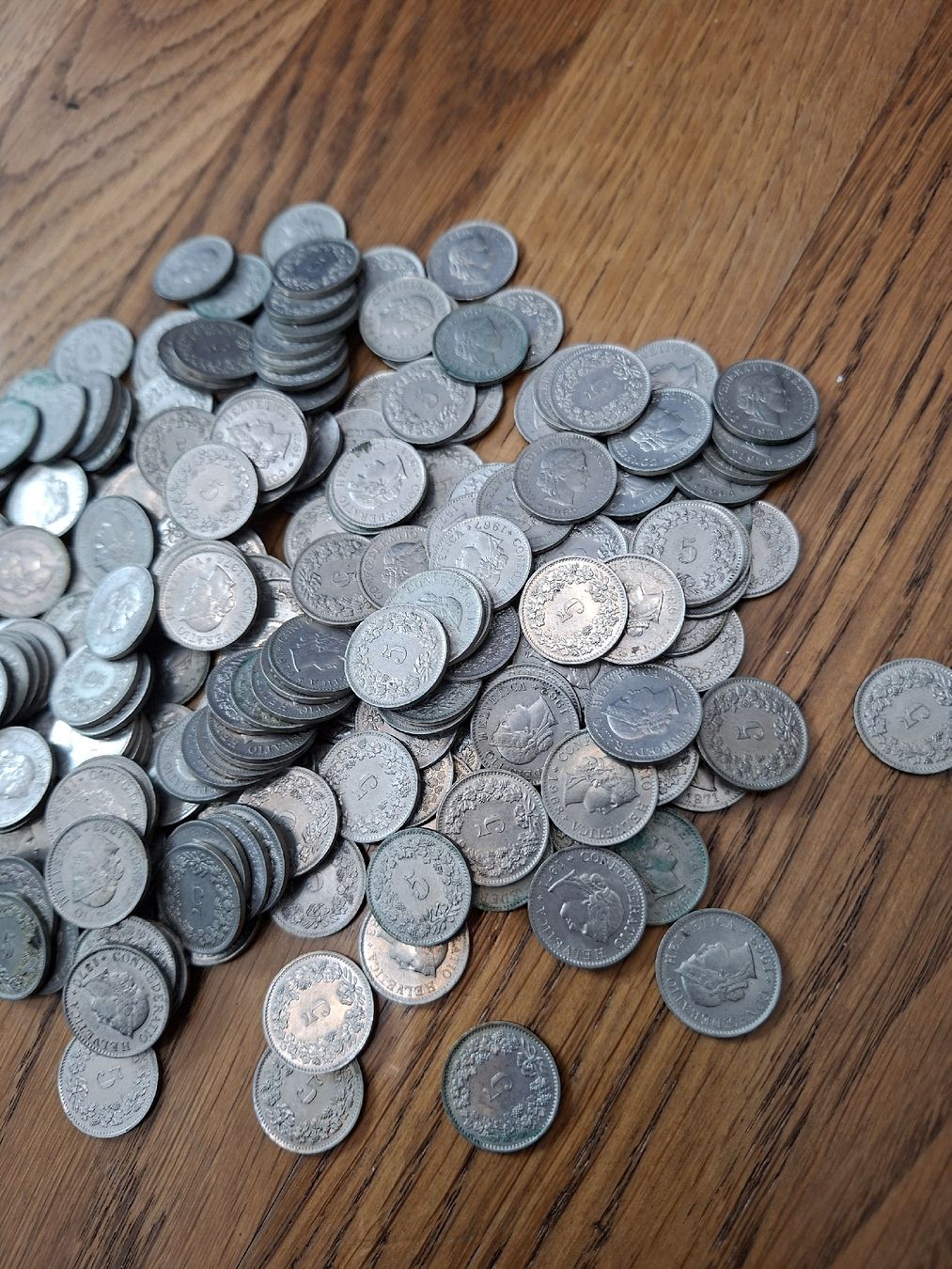 Tutti le monete: alte Schweizer 5 Rappen Stücke  – Usato da Olten venduto da Mezopotamya 1