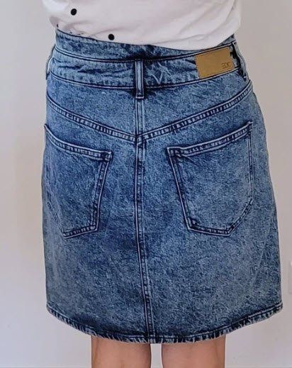 Esprit Gonne: Midi Jeansrock, Gr. 38 von EDC by Esprit – Usato da Oberwil BL venduto da mpouxry 3
