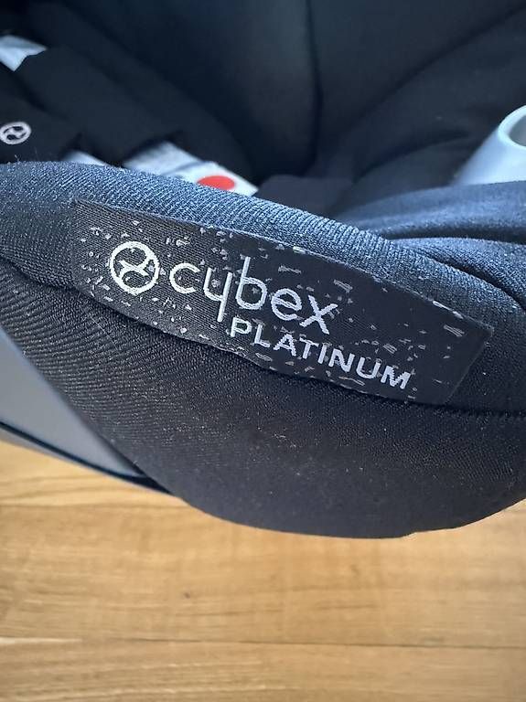 Seggiolini per auto: Cybex Cloud Z  i-Size Plus Maxi Cosi – Usato da Au ZH venduto da Loris130 2