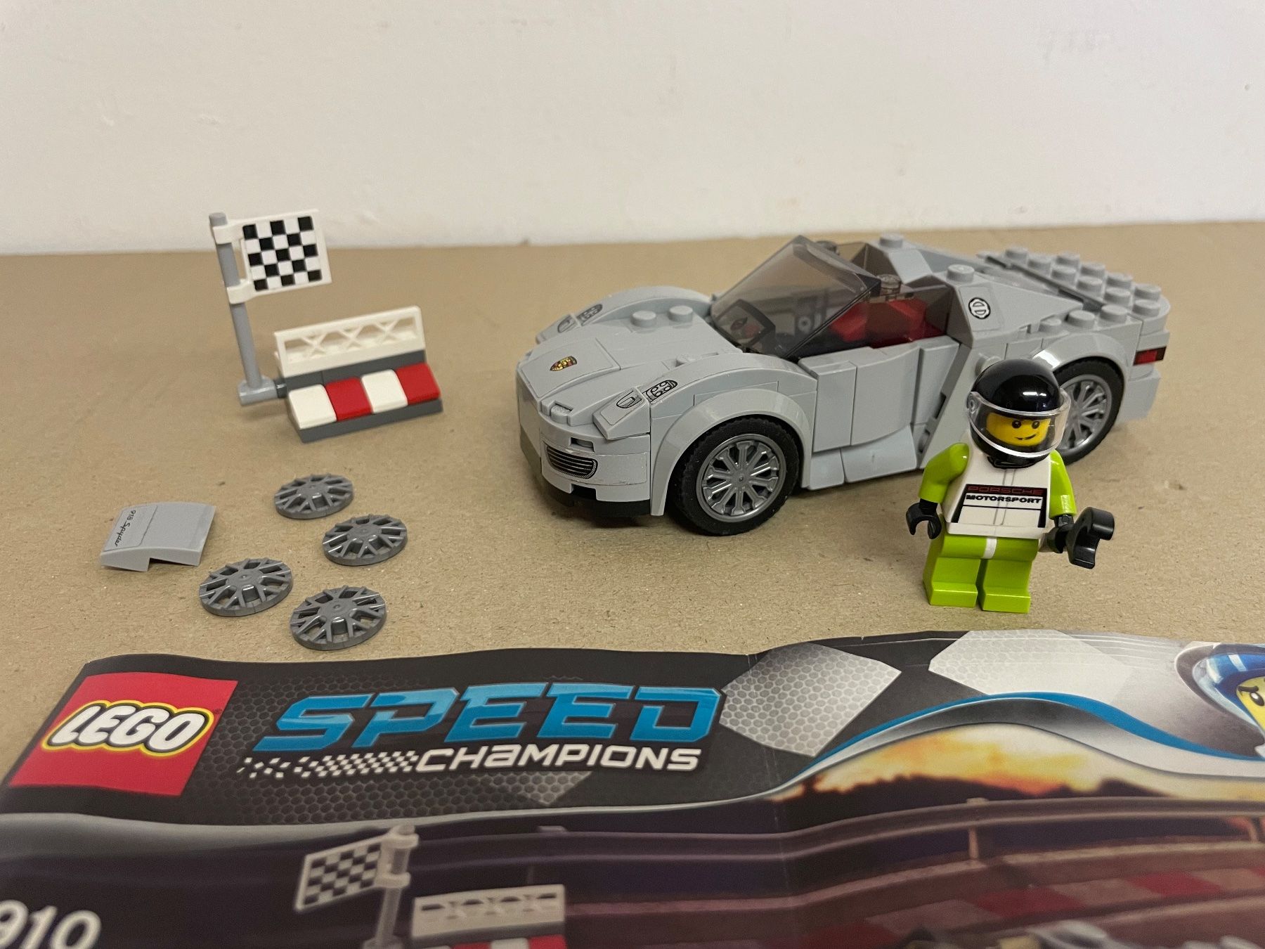 Lego Kit di costruzioni: Lego Speed Porsche 75910 – Usato da Möriken AG venduto da Peka01 1