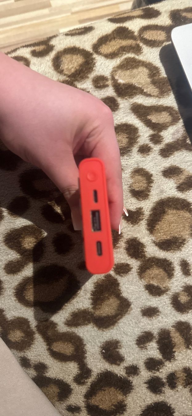 Ladegeräte: Powerbank mit 10000 mAh Rot – Gebraucht aus uzwil von Semkii.j 3
