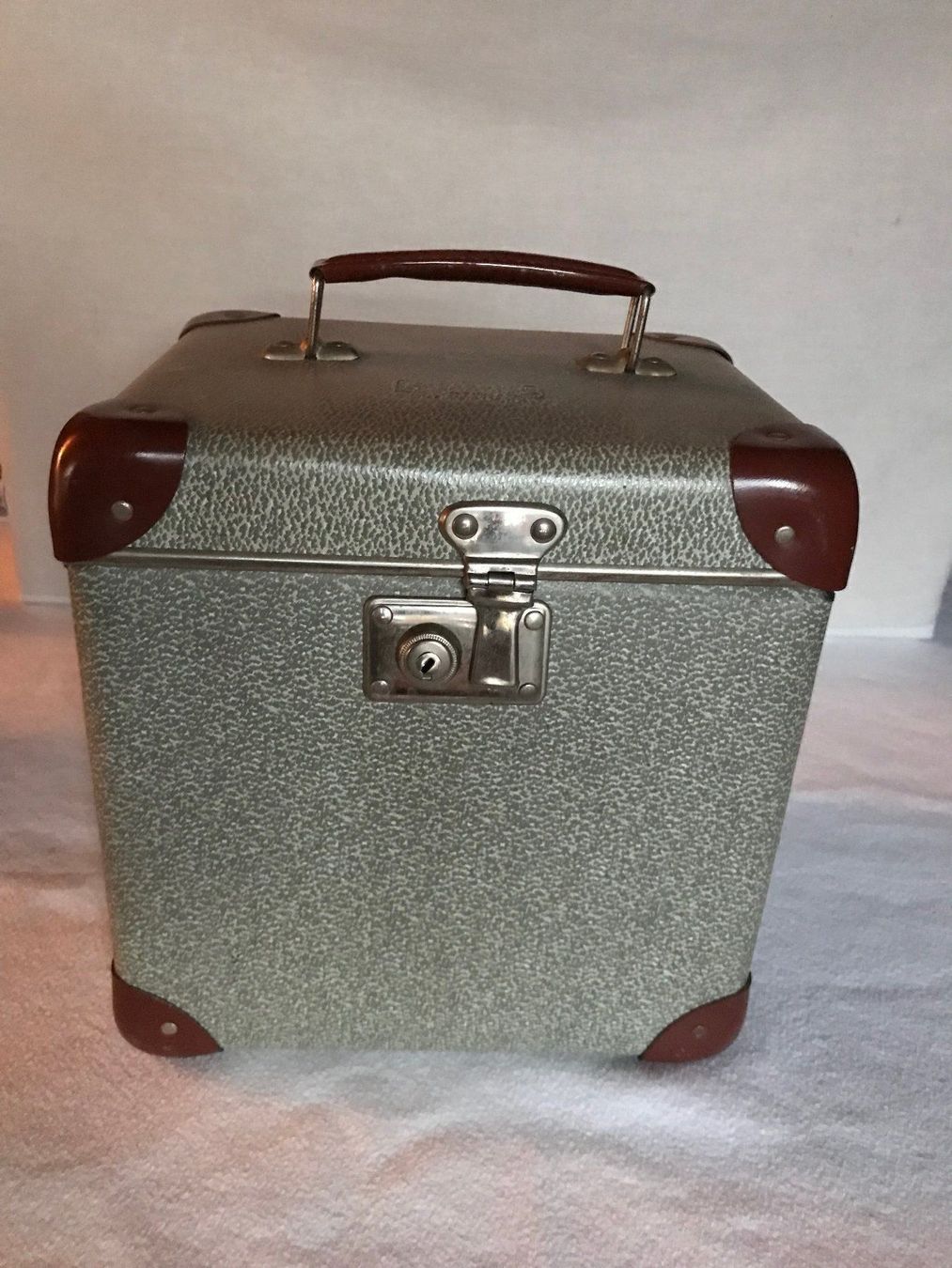 Proiettori: Projecteur Eumig P8 Imperial – Usato da Ste-Croix venduto da BuffetSC 1
