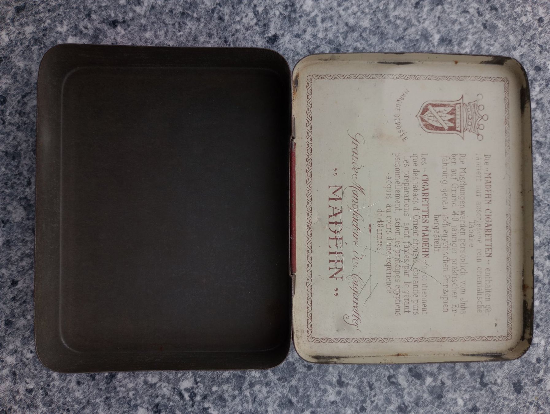 Barattoli: alte Cigarettendose Madéhn – Usato da Herisau venduto da ACm9 1