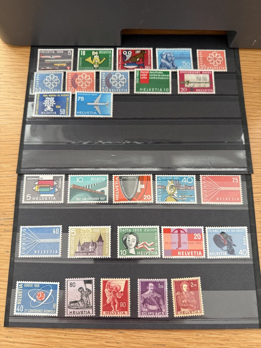 Tous les timbres: 8 Steckkarten mit Schweizer Briefmarken  – D'occasion à Murgenthal par Tina_4055