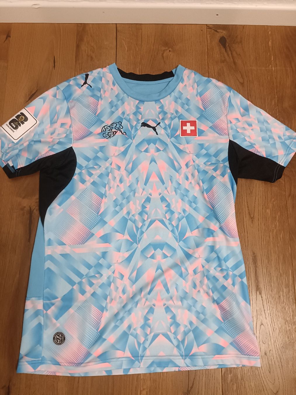 Leibchen & Hosen: Schweizer Nati Trikot – Neu (gemäss Beschreibung) aus Bachs von NBAJames