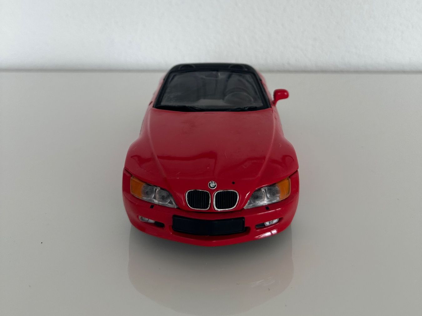 UT Models Modellini d'auto: BMW Z3 Roadster 1:18 UT Models rot – Usato da Muri AG venduto da gae_kz9y