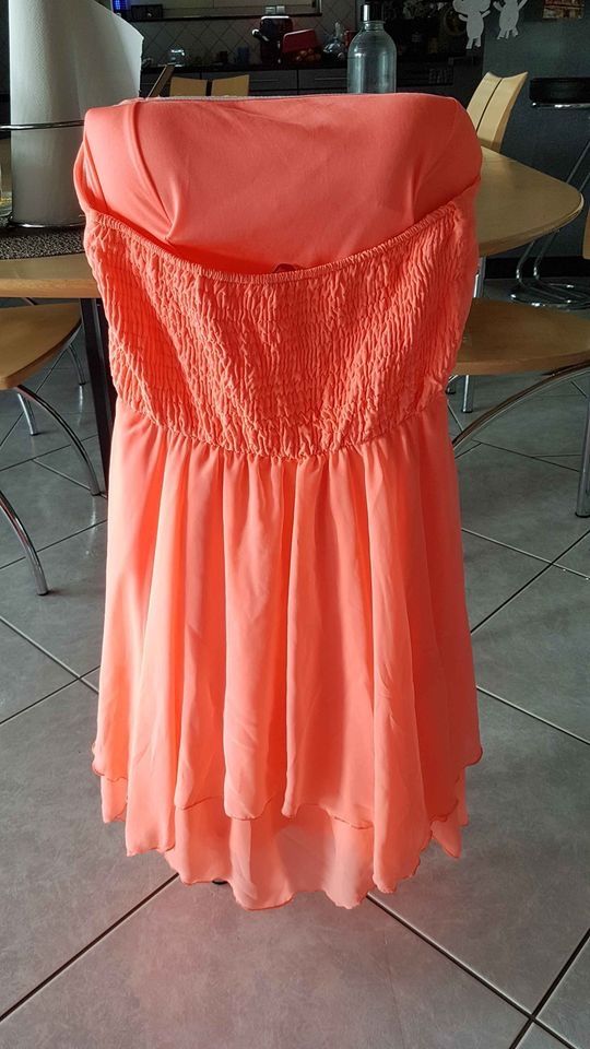 Robes et jupes: robe – D'occasion à Courgenay par chantalcm 1