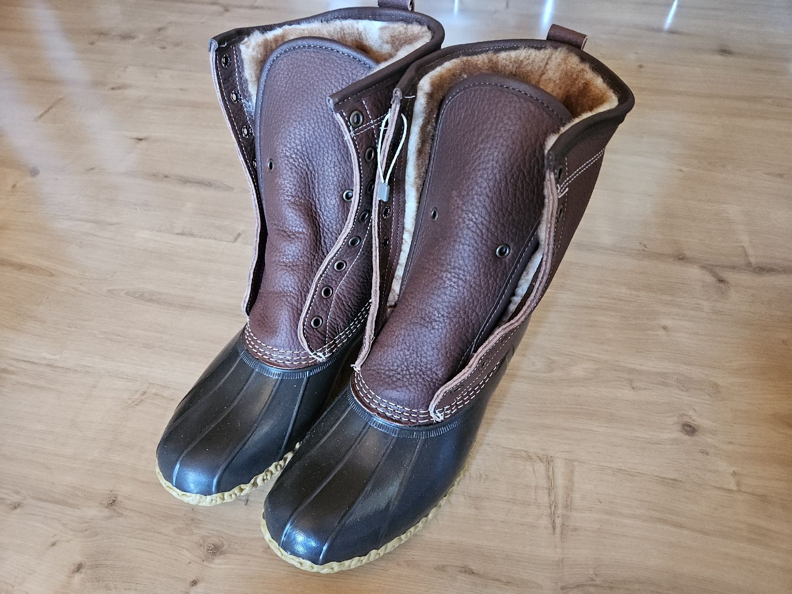 Scarpe da uomo: LL Bean Boots Lamfell / Shearling EU43 / US10 / UK9  – Nuovo e nell'imballaggio originale da Liesberg venduto da mcr_jkf8 1