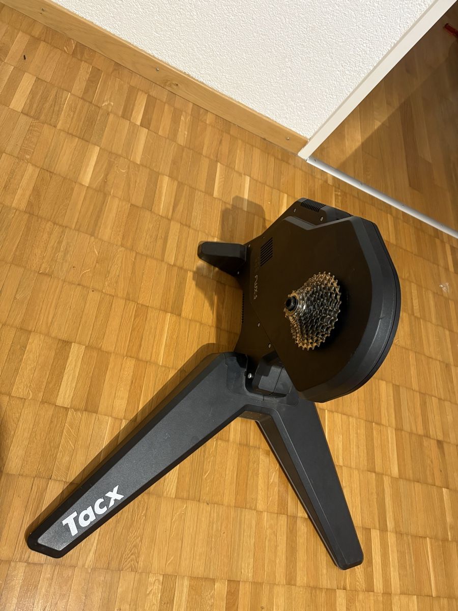 Tacx Vélos d'appartement: Tacx Flux S Smart Trainer – D'occasion à Frauenfeld par ton_68cd