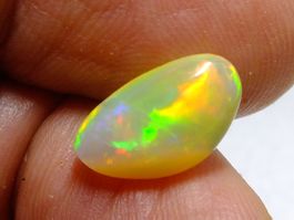 Welo Opale Cabochon 2.15 karat Top Volle Feuer AAA