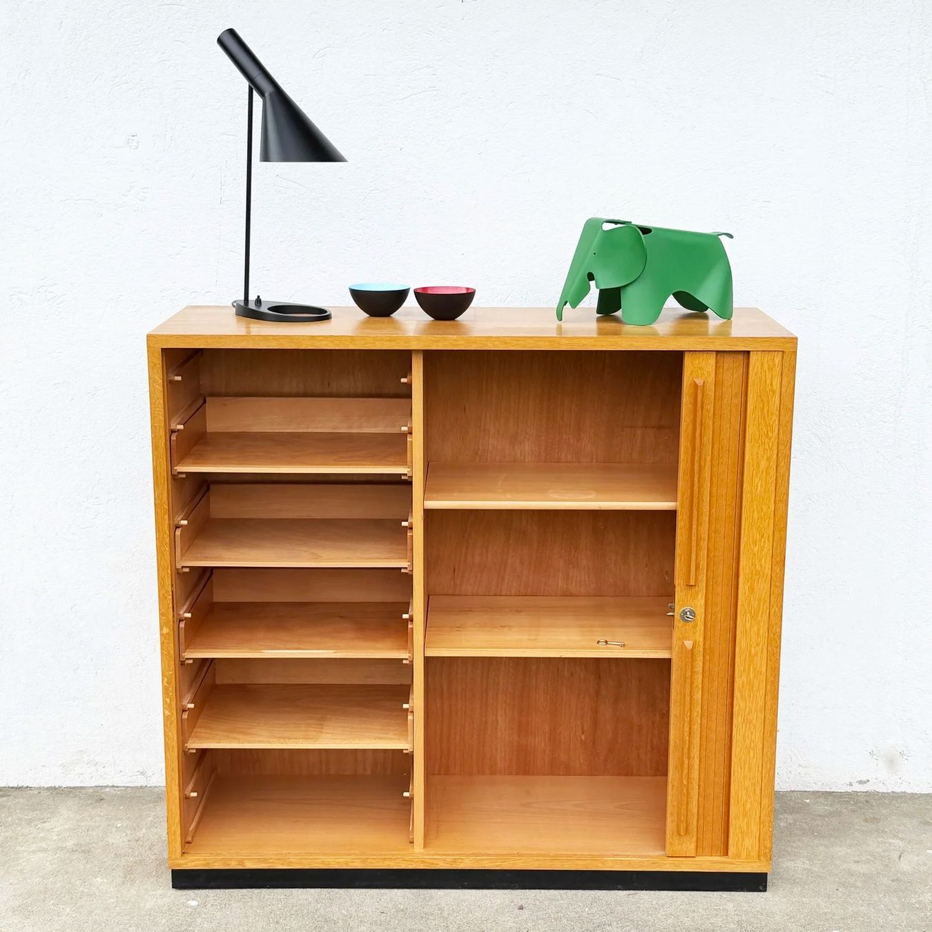 Commodes: 1970er Sideboard / Kommode aus Eichenholz – D'occasion à Bern par Modern-Era 1