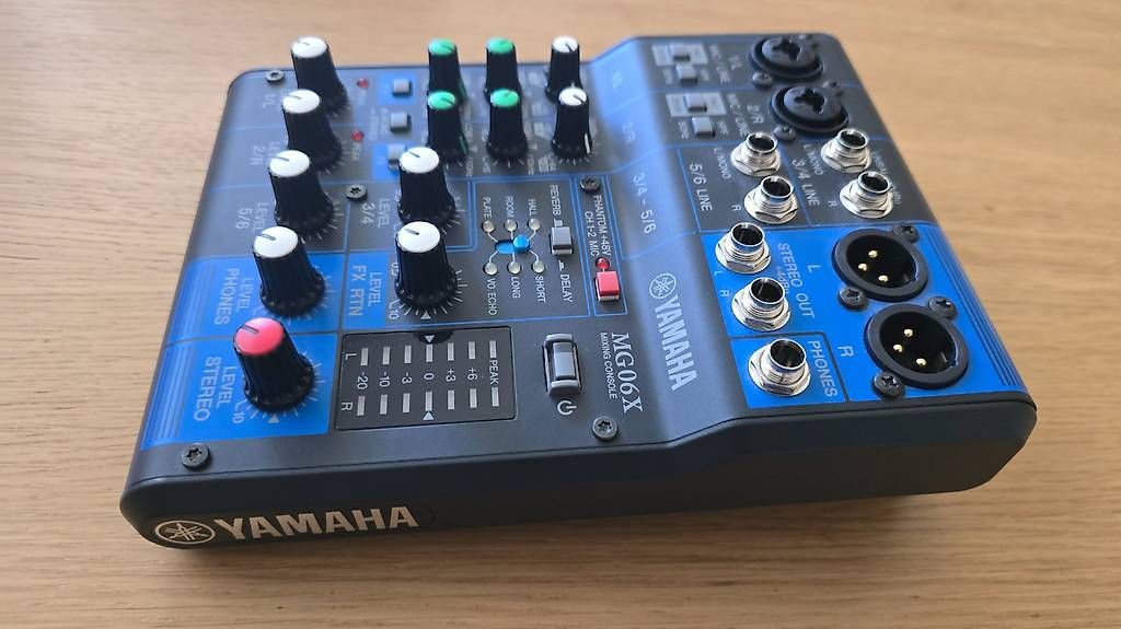 Instruments de musique: Yamaha MG06X – D'occasion à Gland par Paco_de_Lucia1 3