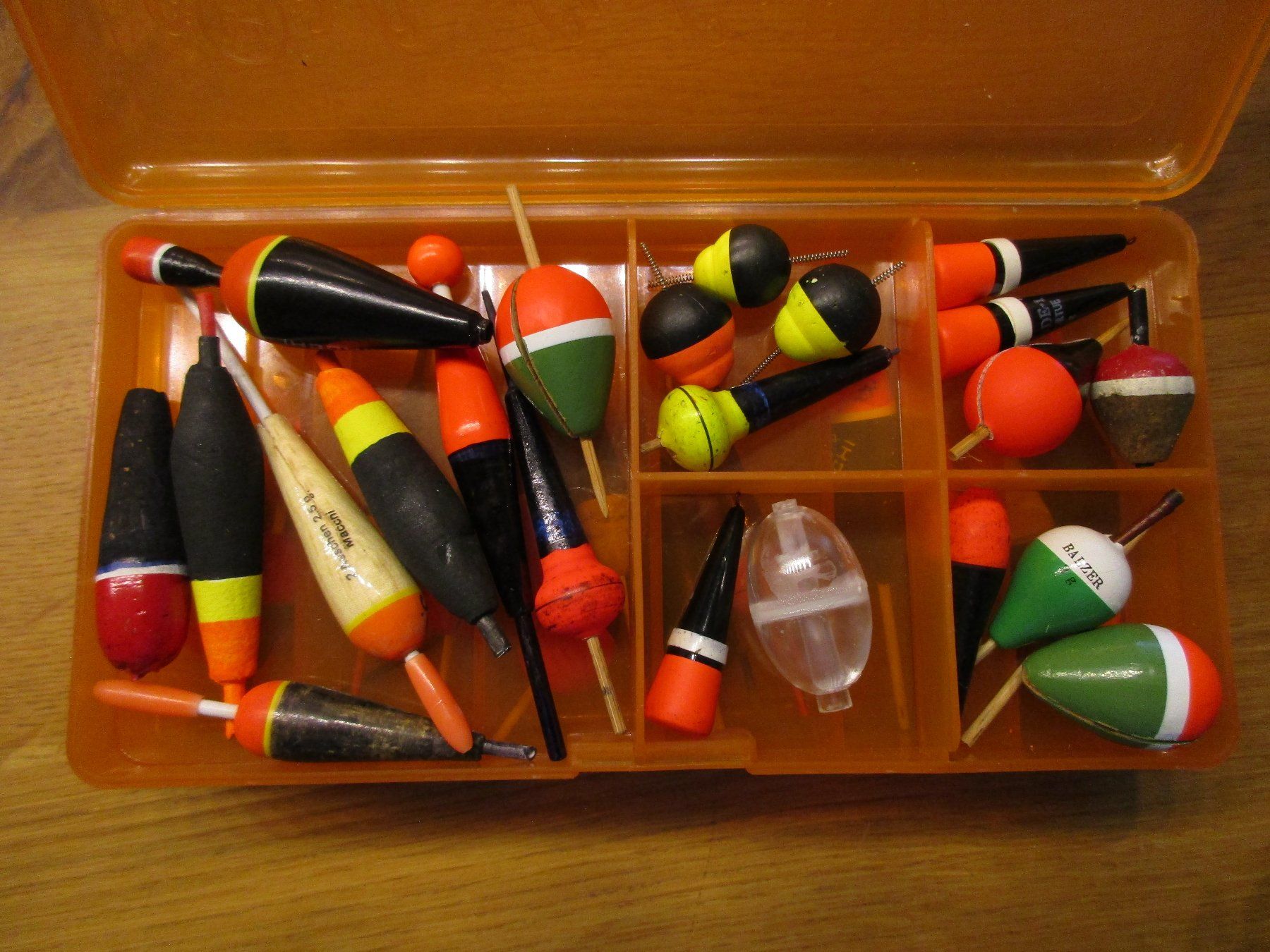 Appâts: Fischer Box mit 36 Zapfen – D'occasion à Niederwil AG par Cembalo 4