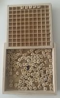 Holzspiel mit Buchstabenwürfel