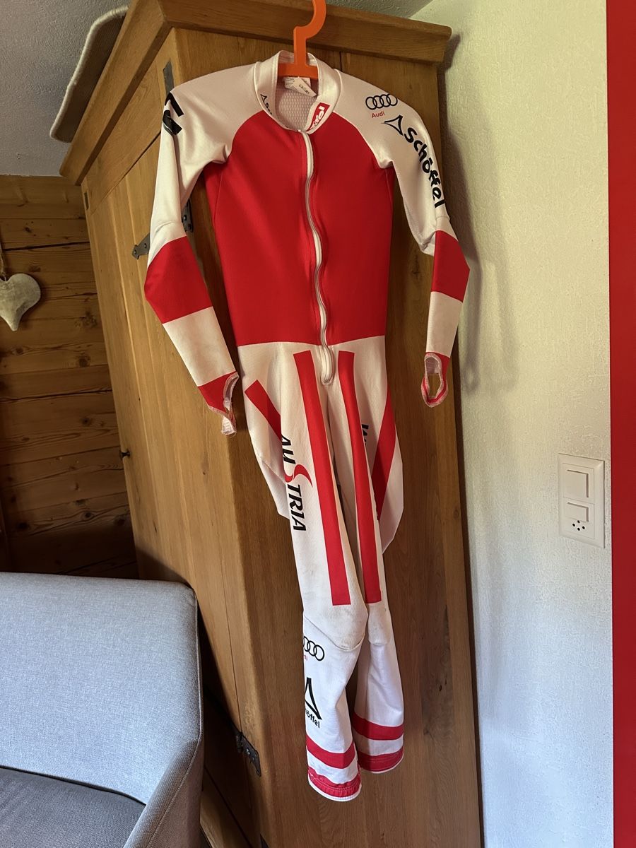 Completi: Renndress Skifahren – Usato da urnäsch venduto da scherrer03