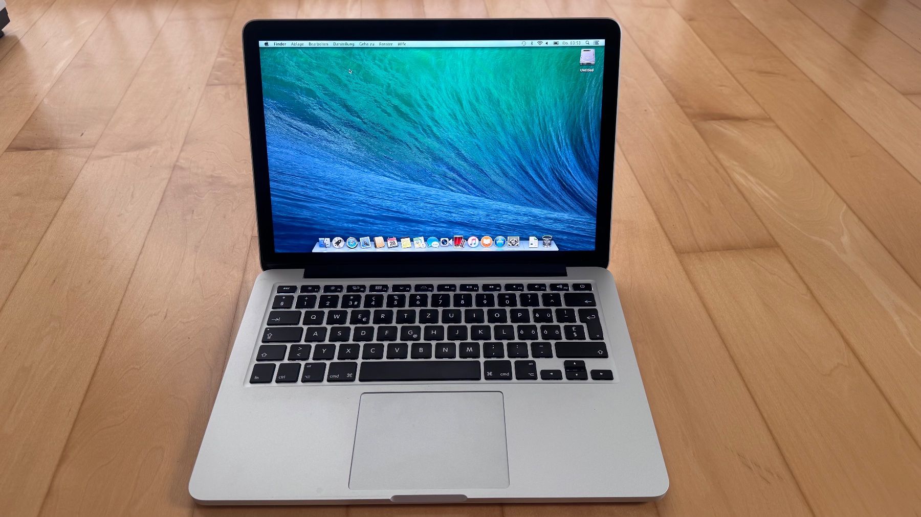 Apple Notebook: MacBookPro13 mit Henge Dock – Usato da Zeihen venduto da Laser7