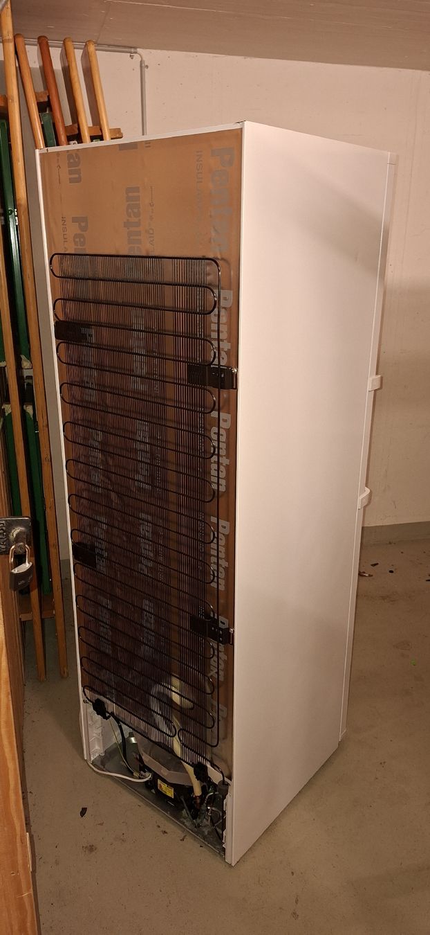 Novamatic Congelatori: NOVAMATIC Gefrierschrank 225 Liter – Usato da Weinfelden venduto da Fun52 2