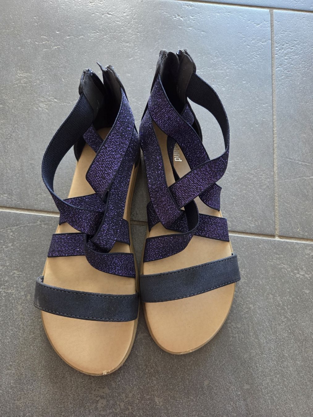 Schuhe für Mädchen: Sandalen – Gebraucht aus Henggart von andreita