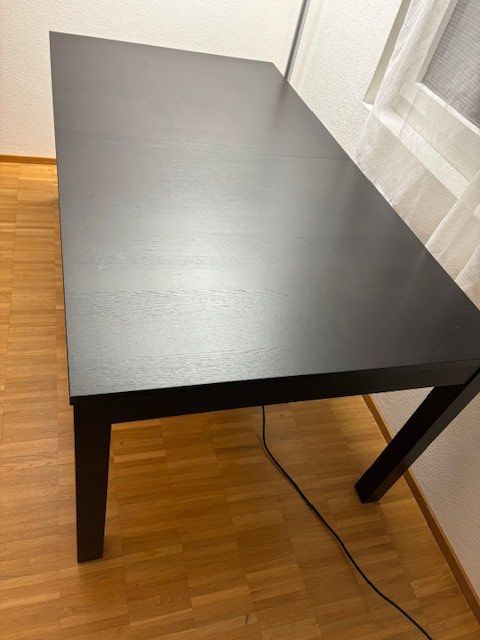 Tisch schwarz IKEA ausziehbar (Gebraucht) in Staufen für CHF 1 – nur Abholung auf Ricardo kaufen