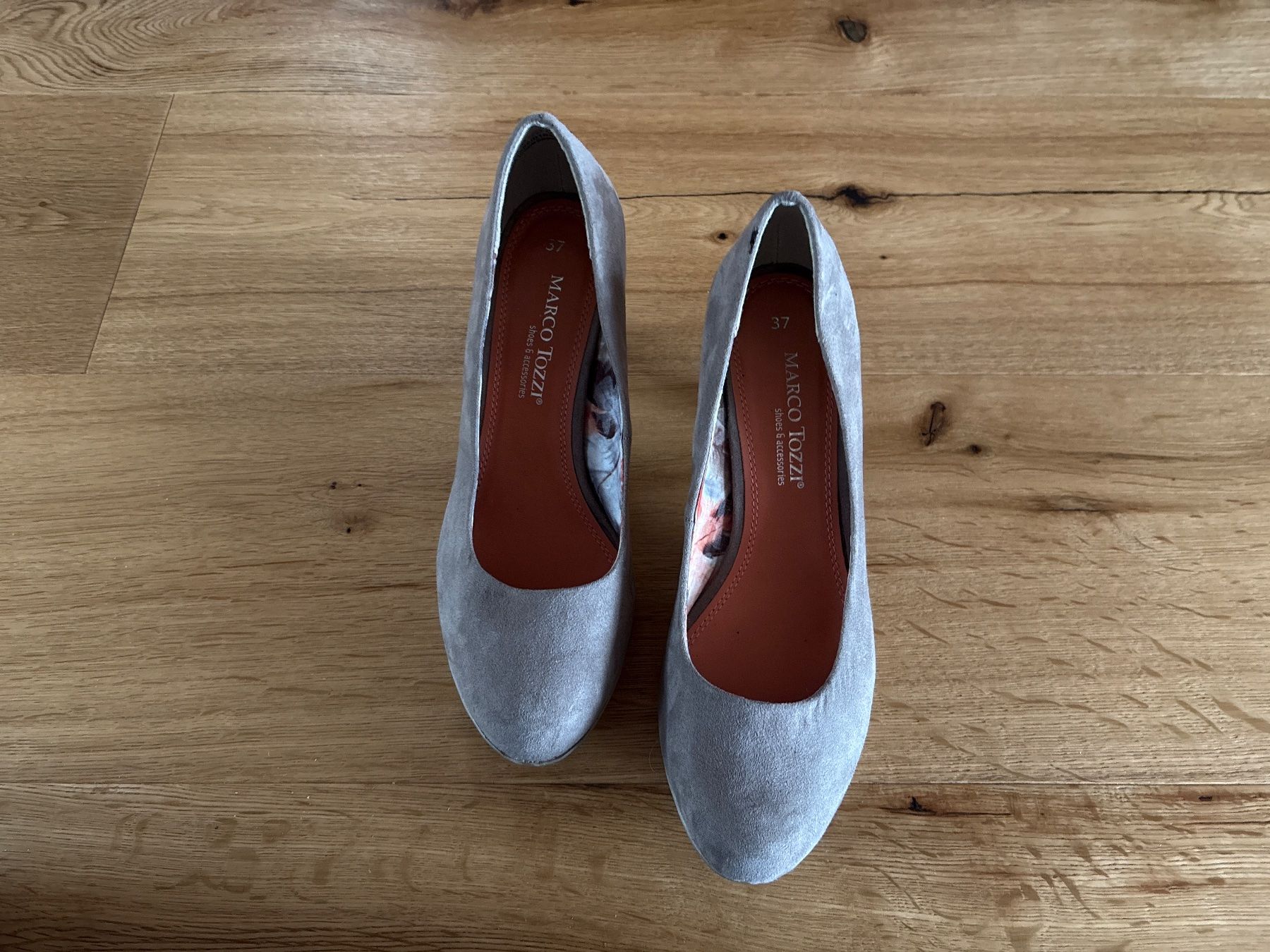 Damenschuhe: Marco Tozzi Pumps grau Wildlederoptik Grösse  37 – Gebraucht aus Beatenberg von Rose406 3