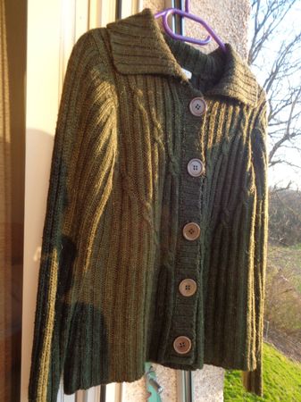Olivengrüne Strickjacke Damen Gr.M, 20% Wolle