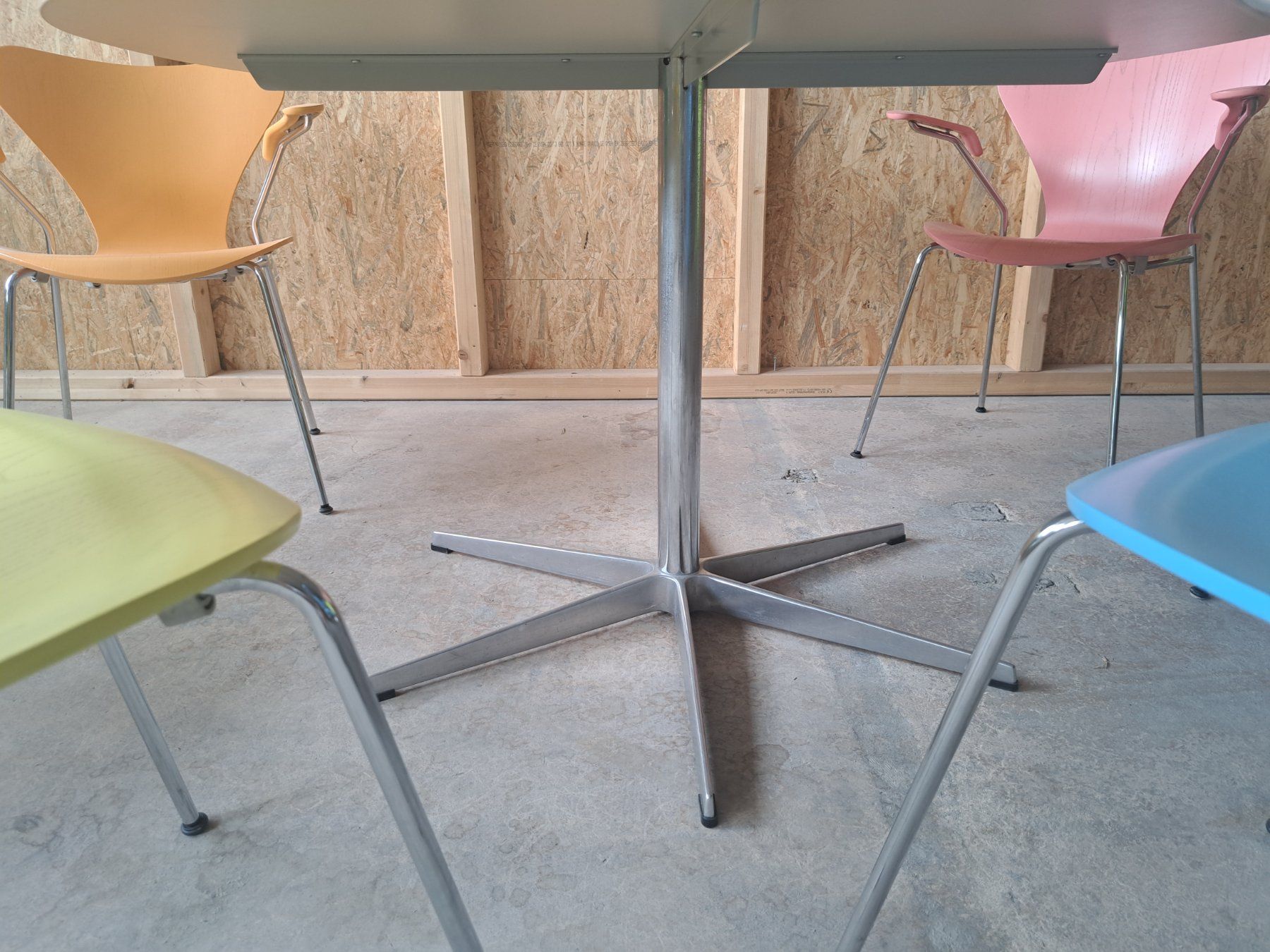Set di tavolo e panche: Fritz Hansen Esstisch mit 6 Stühlen Designermöbel – Usato da Belp venduto da deal-now 5