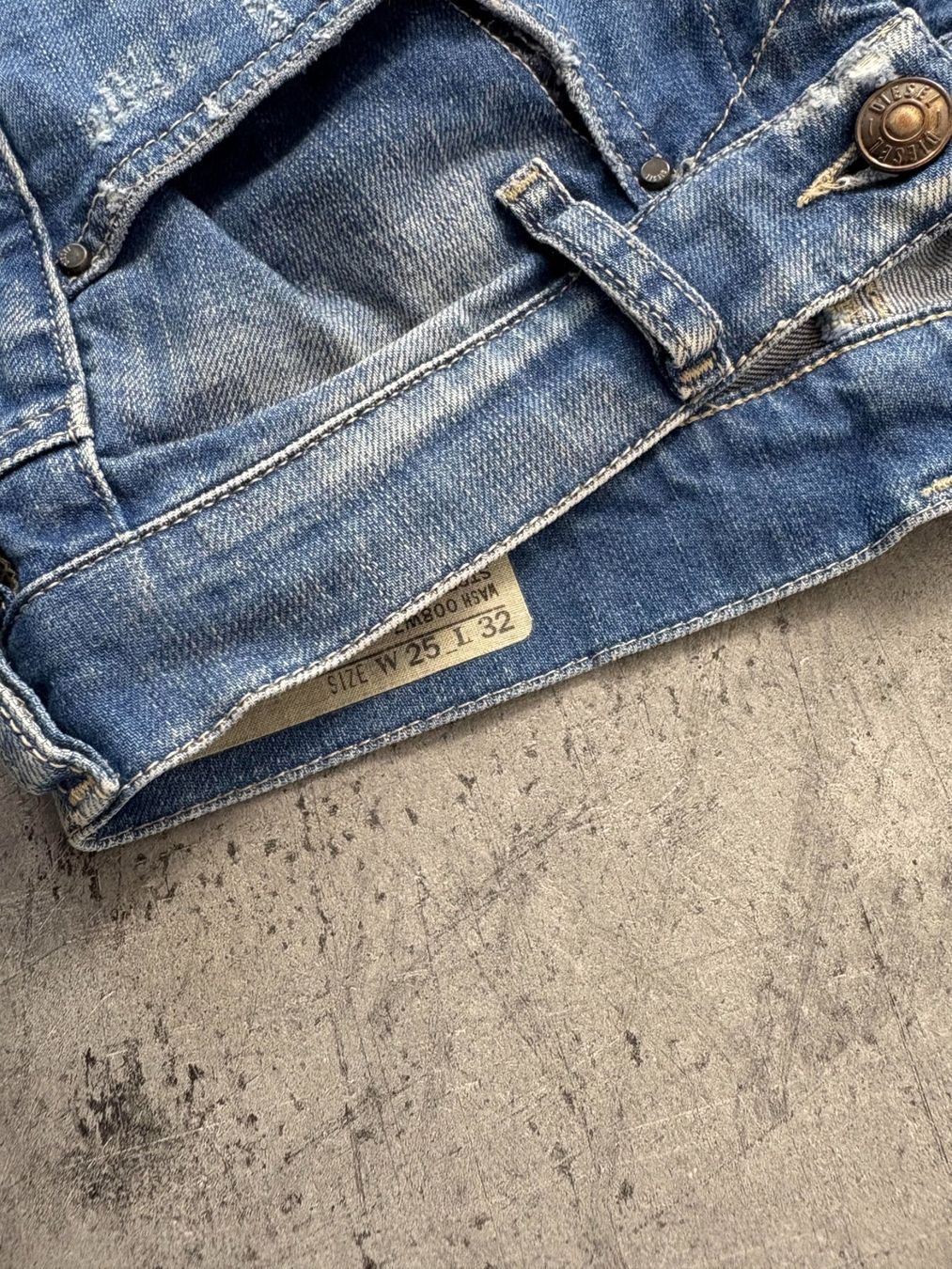 Diesel Jeans: Vintage Diesel Bootcut Flared Jeans (S) – Nuovo (secondo la descrizione) da Werdenberg venduto da hase.vintage 4
