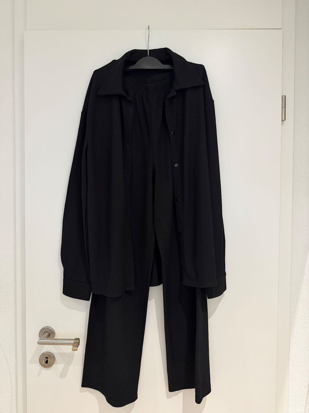 Shein Lotti di vestiti: Ensemble noir – Nuovo (secondo la descrizione) da La Chaux-de-Fonds venduto da 19_po