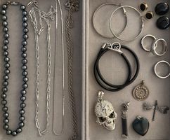 Modeschmuck-Konvolut (15)