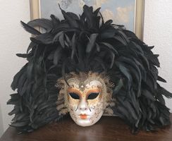 Wunderschöne Venizianische Maske handbemalt mit Federn Dame