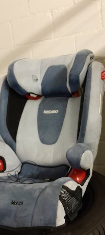 Recaro Seggiolini per auto: Kindersitz Recaro mit integriertem Soundsystem – Usato da Schwerzenbach venduto da Aura888 1