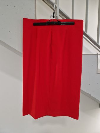 Roter Moschino Rock, Grösse 38, ideal für die Festtage!