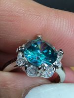 Bague avec zircons