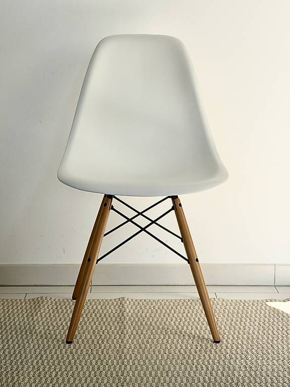 Vitra Sedie: Chaise / Stuhl Vitra Eames Plastic Side Chair DSW – Usato da Savièse venduto da KITATORI.ch 4