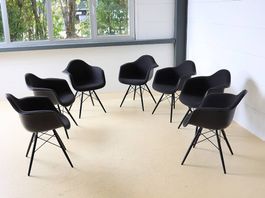 2 VITRA Armchairs DAW von Eames