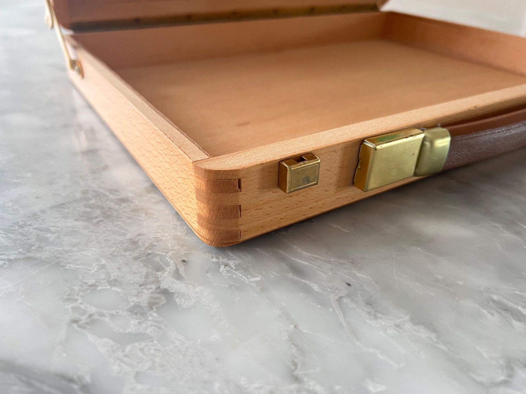 Valises & Sacs: Aktenkoffer aus Holz – D'occasion à Hünenberg See par mississauga 8