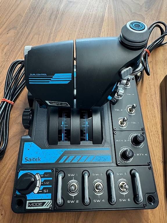 Saitek Controller: Saitek X56 rhino H.O.T.A.S – Usato da Wetzikon ZH venduto da  4