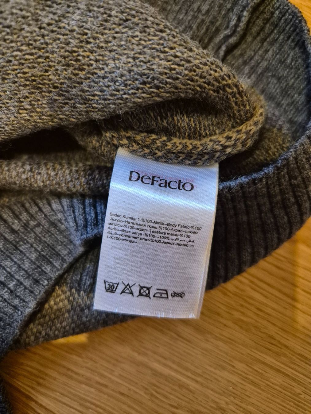 Pulls & Sweat-shirts: Wollpullover "DeFacto" (Gr. M) – D'occasion à Gams par tischi97 4