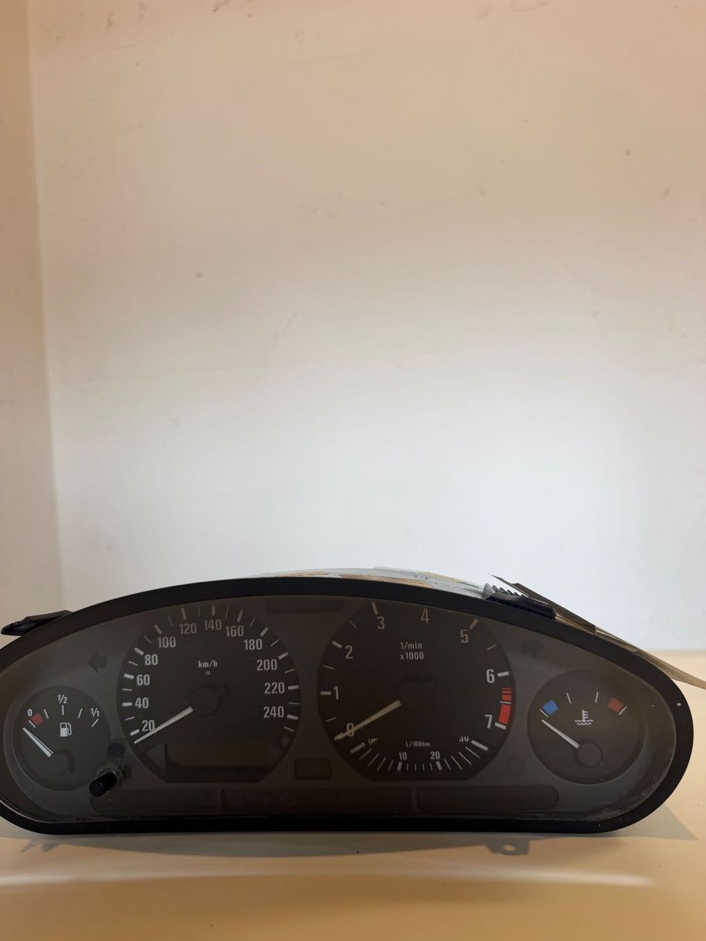 Toutes les pièces auto: Kombiinstrument BMW E36 Tacho Kilometerstand Display – D'occasion à Münchenstein par tsp01 2