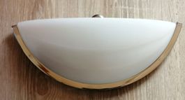 Wandlampe Form Halbmond