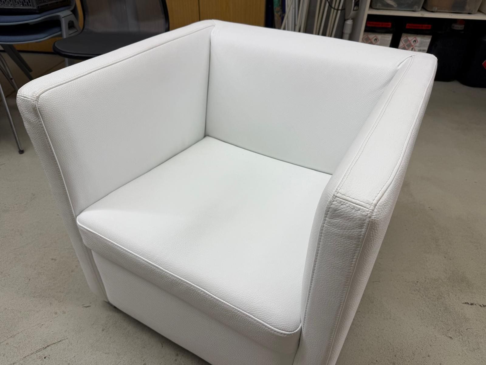 Sessel: Designer-Echtleder Sessel weiss – Gebraucht aus Eschenbach LU von R_MR