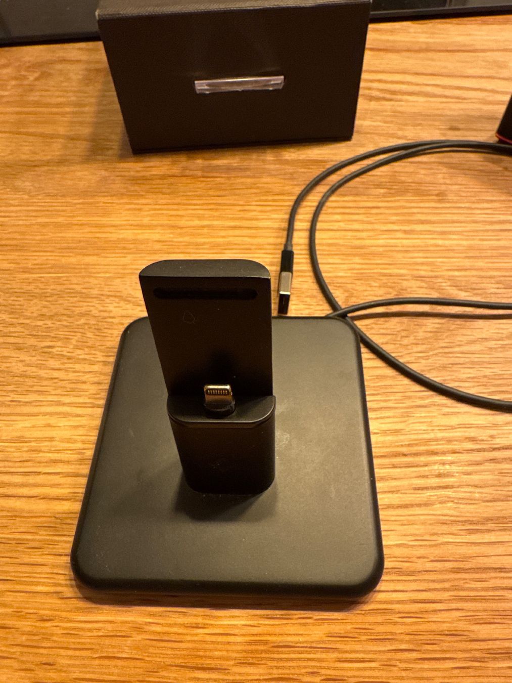 Caricabatterie: TwelveSouth HiRise iPhone Dock – Usato da Lyss venduto da aschempp 1
