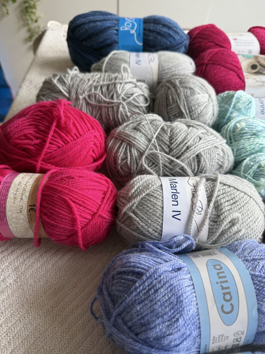 Wolle: Strickgarn /Wolle – Neu und originalverpackt aus Witterswil von gsc_z6ts 1