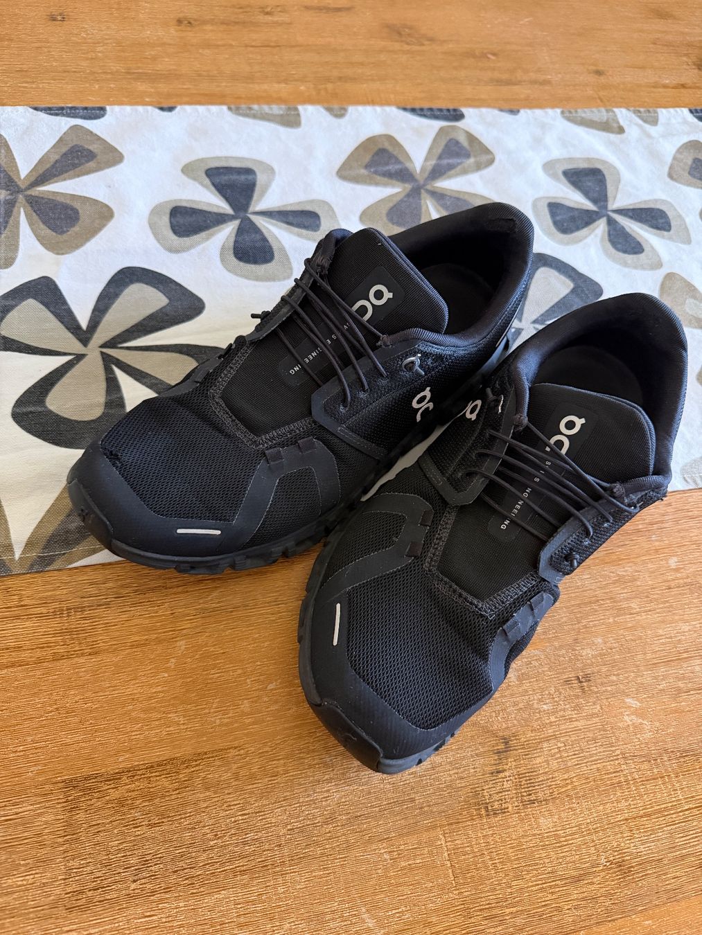 On Chaussures hommes: ON Schuhe 43 gebraucht – D'occasion à Oftringen par ste_mp2b