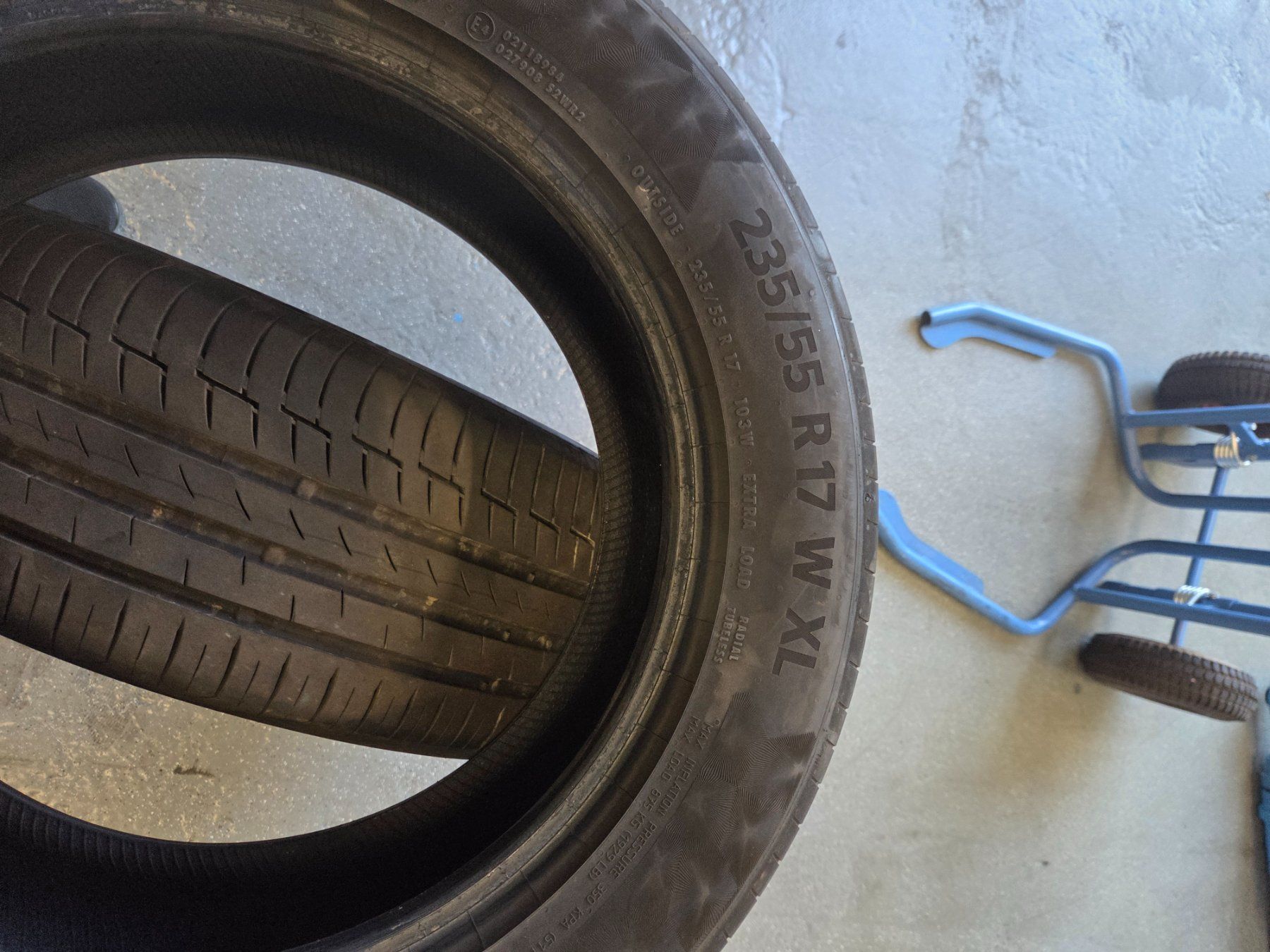 Pneus & Roues: 235 / 55 R 17  W  XL  Continental – D'occasion à Fischbach-Göslikon par Emanuel.Bardhi 3