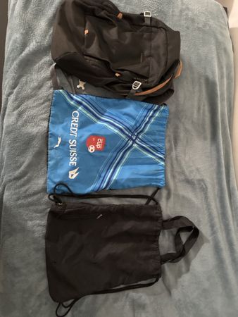 Quechua Rucksack und 2 Gym bags